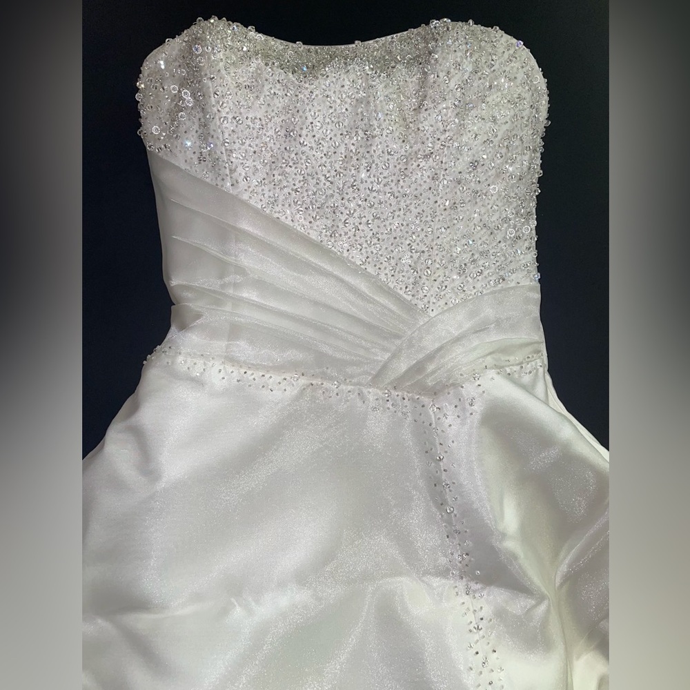 🌷SEE VIDEO🌷Strapless Demetrios Couture Style-Has a French Bustle❤️